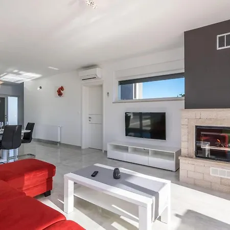 Miramar Comfortable Villa
