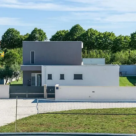Miramar Comfortable Villa Vodnjan